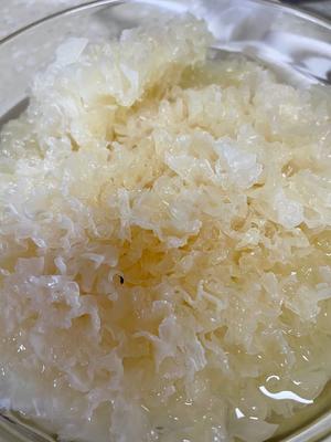【教你熬银耳】银耳牛奶羹