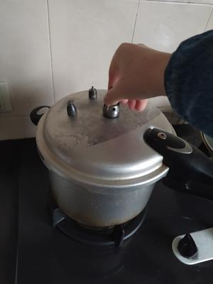 煮一次银耳喝一个月的好方法