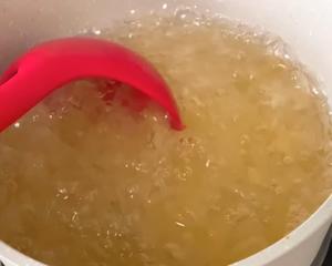怎样煮出胶的银耳羹