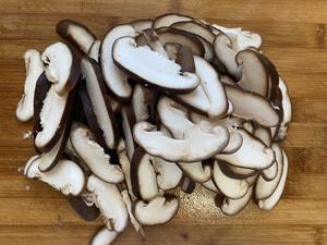 香菇这样炒比肉都好吃?素炒香菇