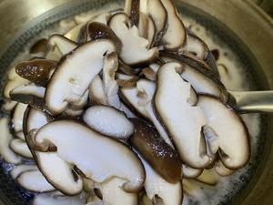 香菇这样炒比肉都好吃?素炒香菇