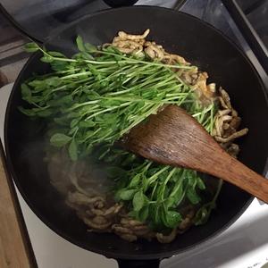 豆苗炒肉