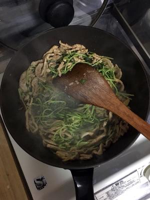 豆苗炒肉