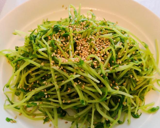 芝麻拌豆苗