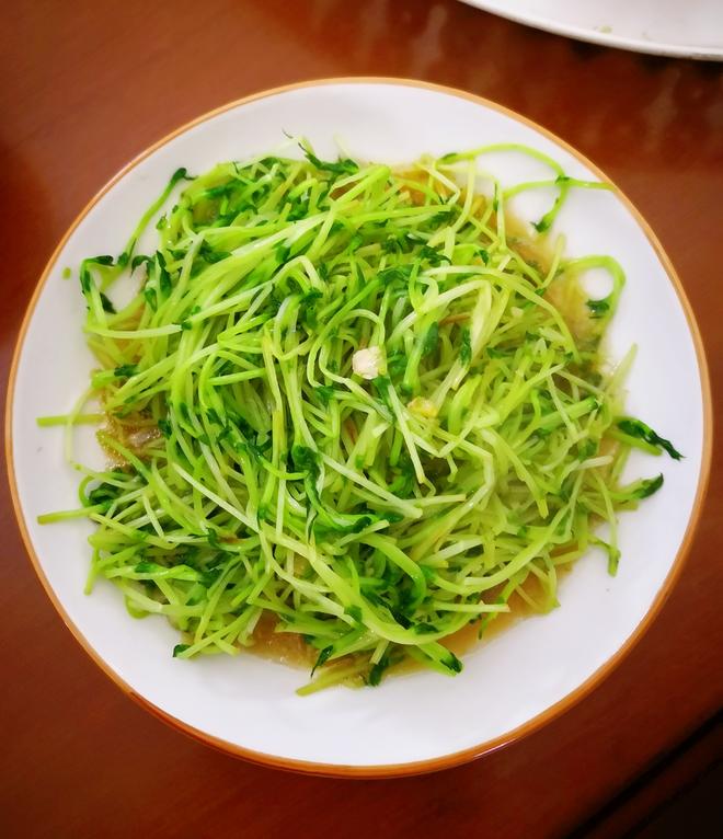 清新豌豆苗