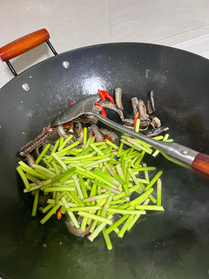蒜苔干煸黄鳝