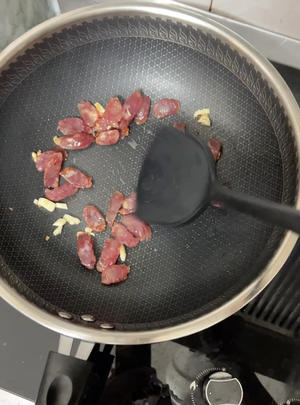 美味下饭家常菜-蒜苔炒腊肠