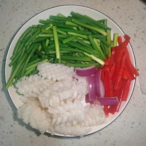 蒜苔炒鱿鱼