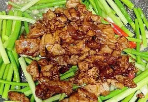 蒜苔炒肉丝