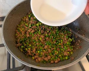 下饭神器蒜苔粒炒肉碎