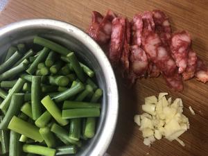 蒜苔炒腊肠
