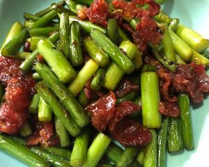 蒜苔炒腊肠