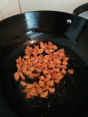 台湾名菜“苍蝇头”~巨下饭又营养的蒜薹炒肉丁