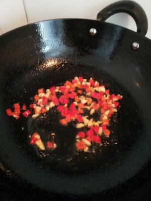 台湾名菜“苍蝇头”~巨下饭又营养的蒜薹炒肉丁