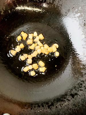 简单易做的下饭菜－蒜苔炒肉