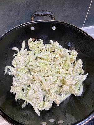 每次下馆子必点的脆脆的干锅花菜?