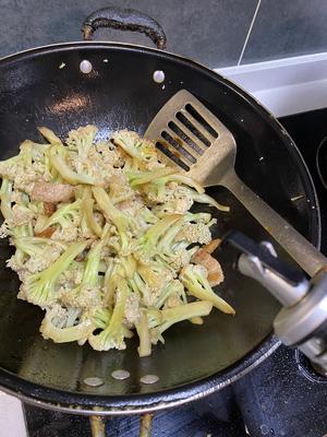 每次下馆子必点的脆脆的干锅花菜?
