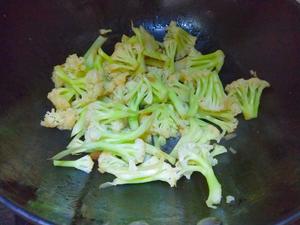 适合减肥人群，最多两分钟即可出锅的清炒菜花，超快手
