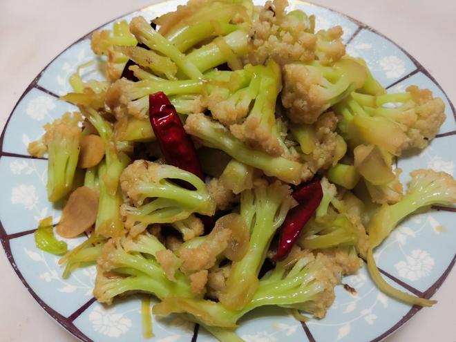 家常素炒菜花，清脆！