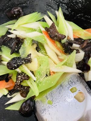 山药青笋炒木耳