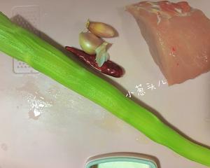 青笋炒肉片（肉片嫩青笋亮）