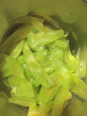 青笋炒肉片（肉片嫩青笋亮）
