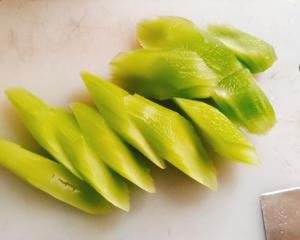 莴笋炒蛋