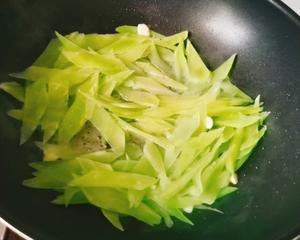 莴笋炒蛋