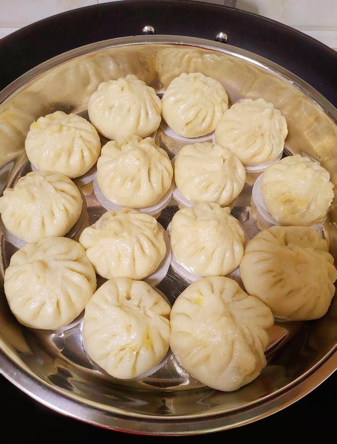 清香美味的香菇包菜包子