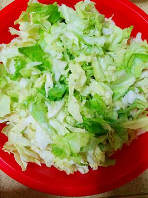 清香美味的香菇包菜包子