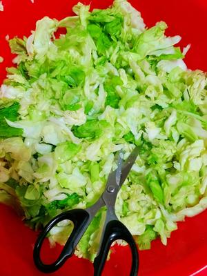 清香美味的香菇包菜包子
