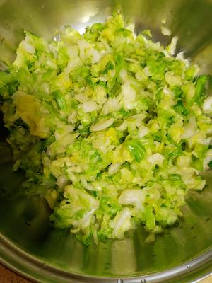 清香美味的香菇包菜包子