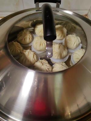 清香美味的香菇包菜包子