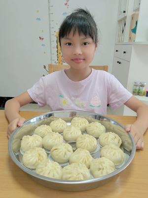 清香美味的香菇包菜包子