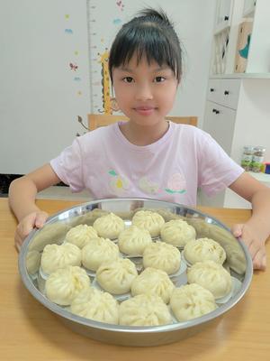 清香美味的香菇包菜包子