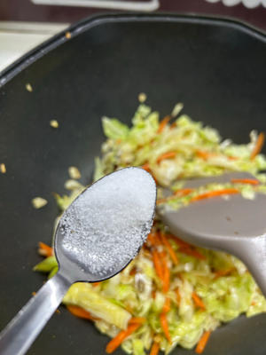 包菜炒鸡蛋