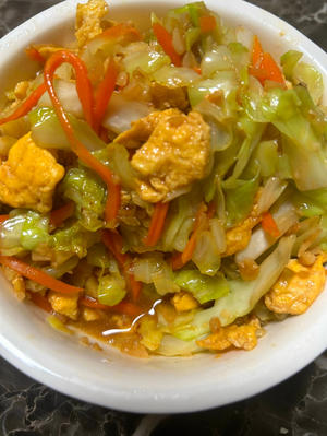 包菜炒鸡蛋