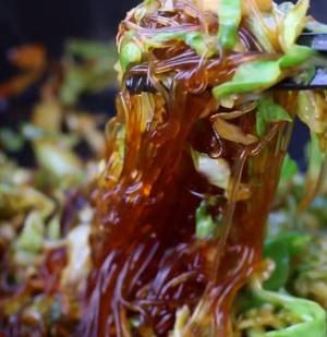 最近爱吃粉丝粉条～包菜炒粉丝