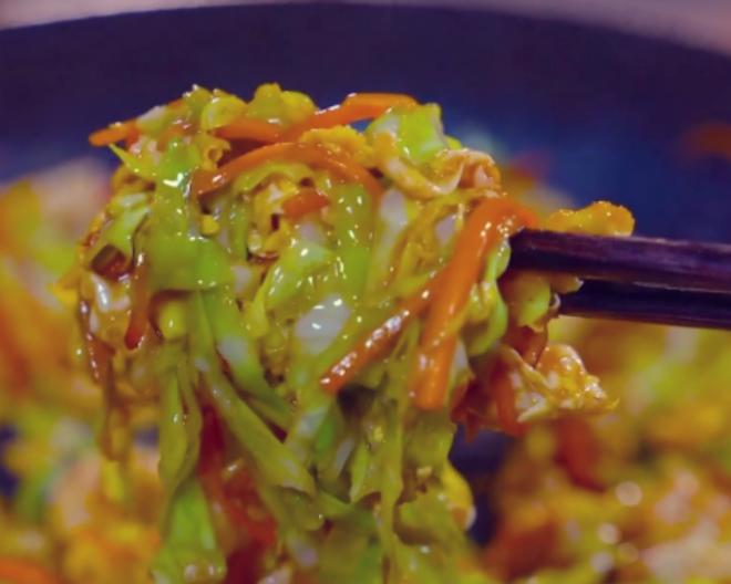 包菜丝炒蛋