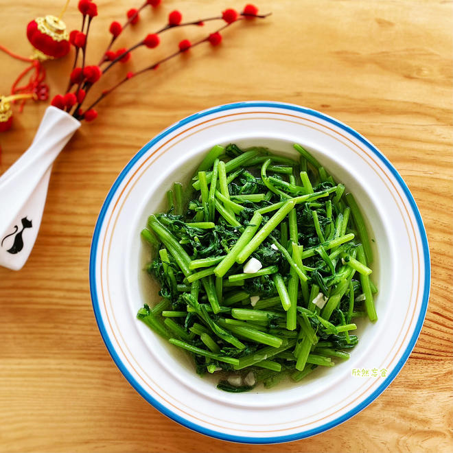 素食亦美味 ?5分钟搞定一个菜3『清炒蒿子杆』适用一切小青菜的公式配方?