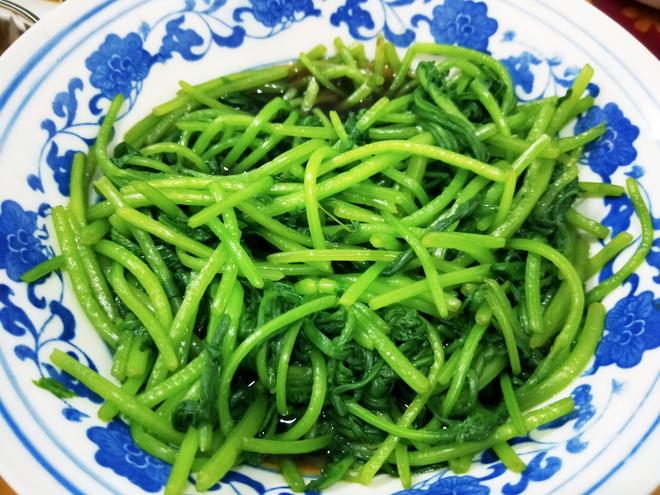 妈妈的味道备忘录：凉拌蒿子杆，清爽可口小凉菜