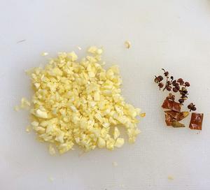 简单实用的爆炒茼蒿（青菜）