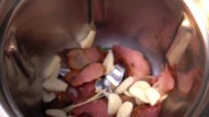腊肉炒红菜苔_COPY