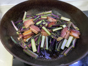 腊肉红菜苔(下饭菜)