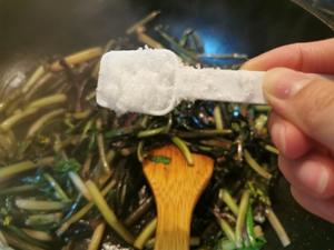 不放肉的爆炒红菜苔——超香