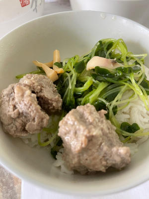萝卜苗肉末汤