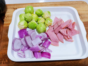 孢子甘蓝炒火腿片