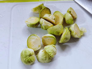孢子甘蓝炒火腿片