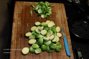 培根干煸小包菜 (孢子甘蓝 | Brussel Sprouts)