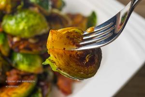培根干煸小包菜 (孢子甘蓝 | Brussel Sprouts)